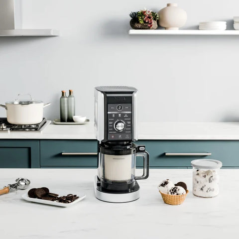 Ninja CREAMi Deluxe Sorbetière 11-en-1 et Créateur de Friandises Glacées - NC501C reconditionné